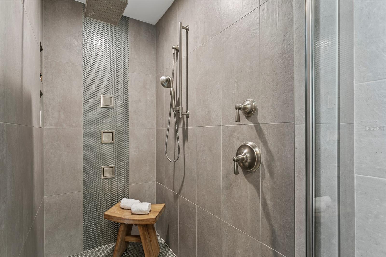 SNELL ISLE BRIGHTWATERS SEC 1 REP - Residential