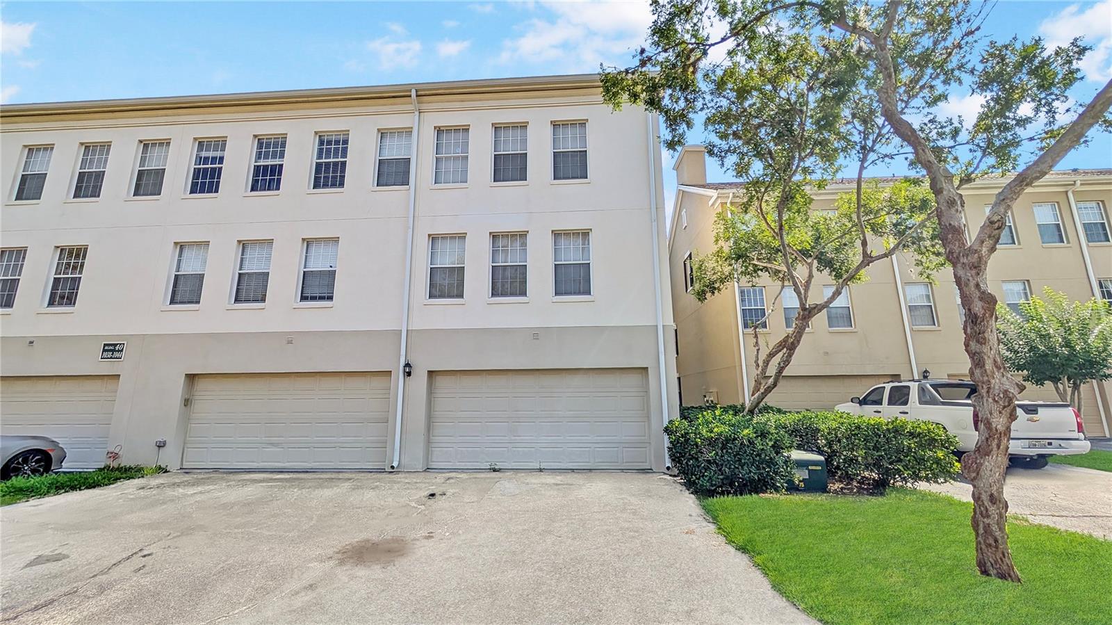 1038 WATERSIDE DRIVE