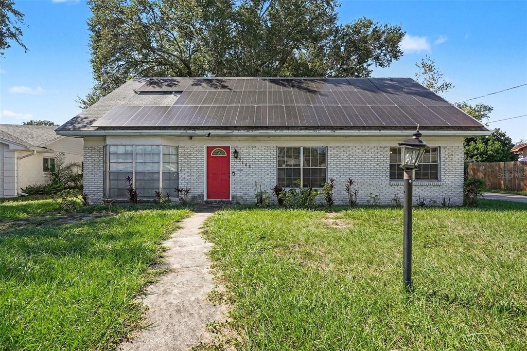 Photo of 7145 Wrenwood Circle, Tampa, FL 33617 (MLS # L4965384)