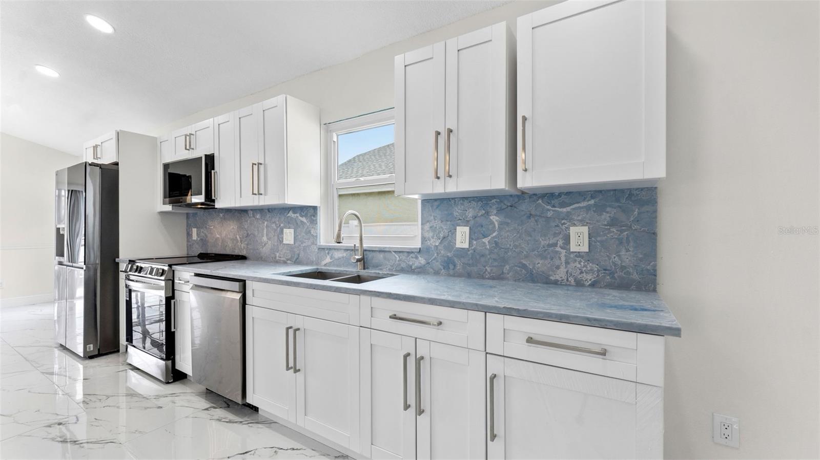 11708 CARROLLWOOD COVE DRIVE