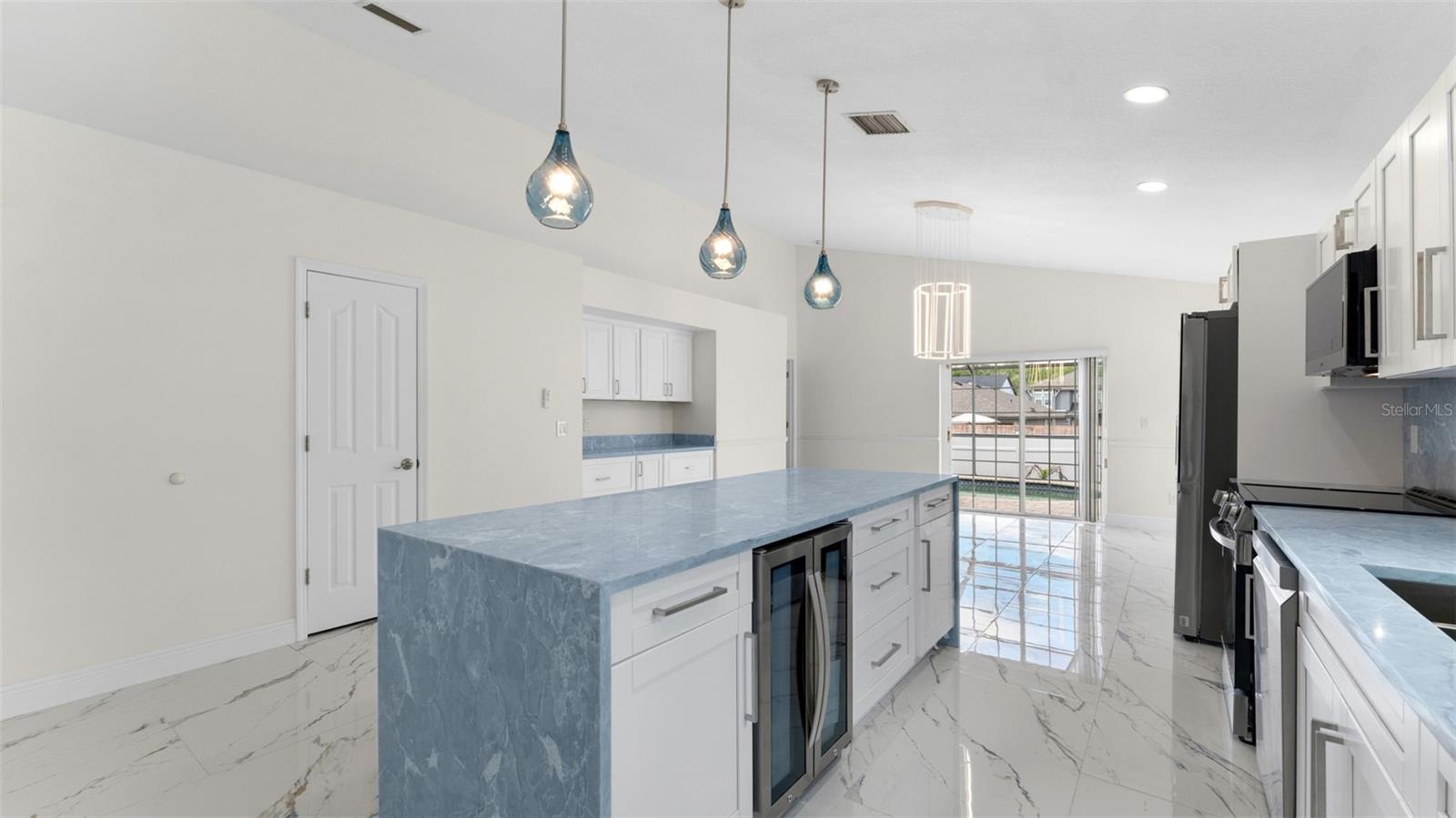 CARROLLWOOD COVE - Residential