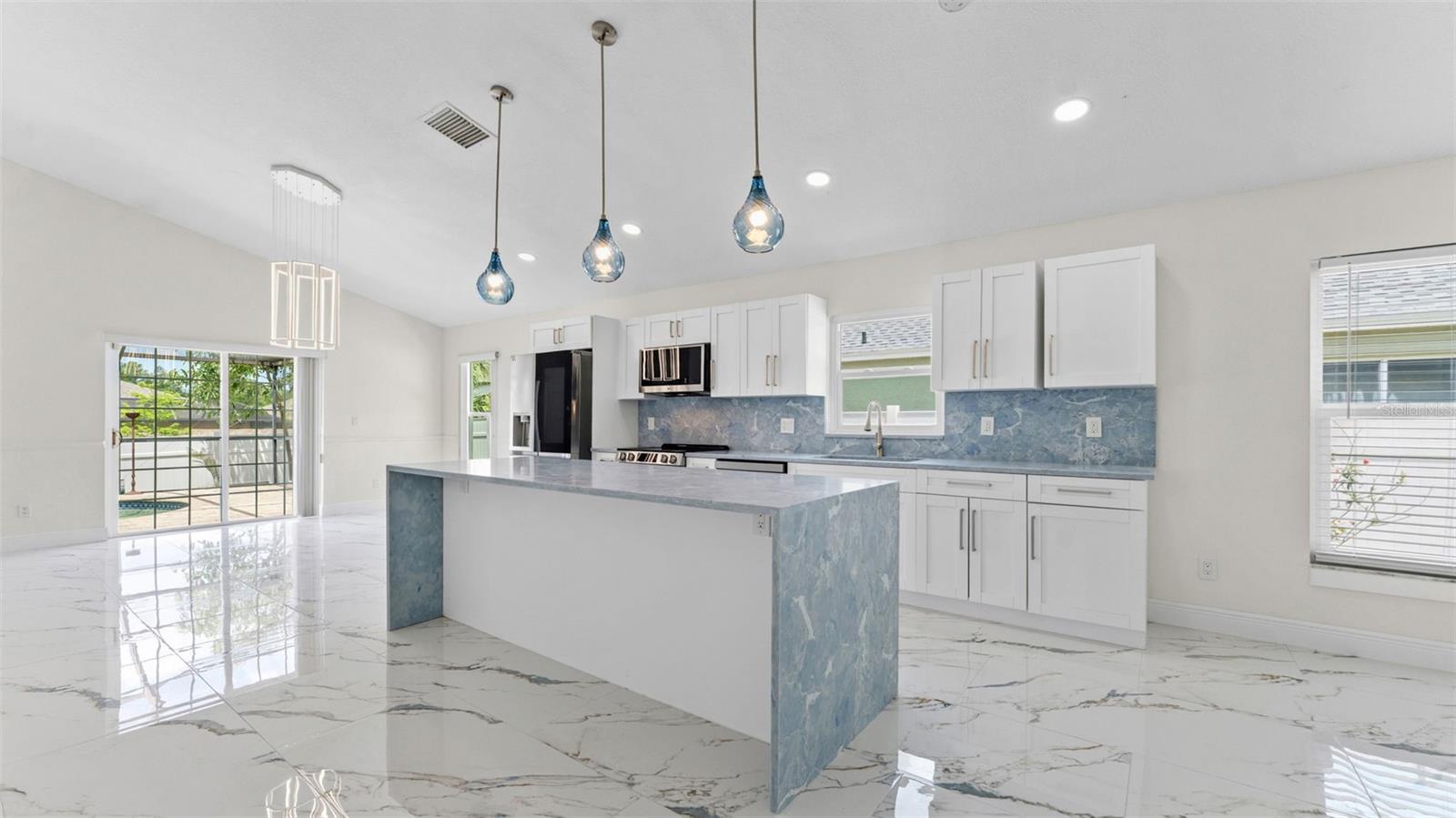 11708 CARROLLWOOD COVE DRIVE