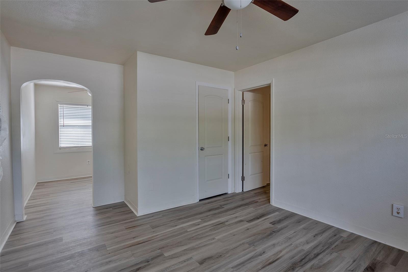 1102 SUNSET POINT ROAD