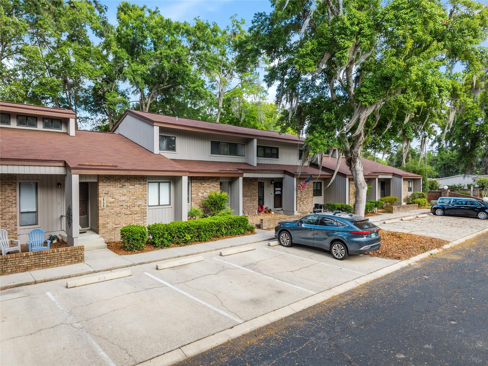 PEBBLE CREEK VILLAS - Residential