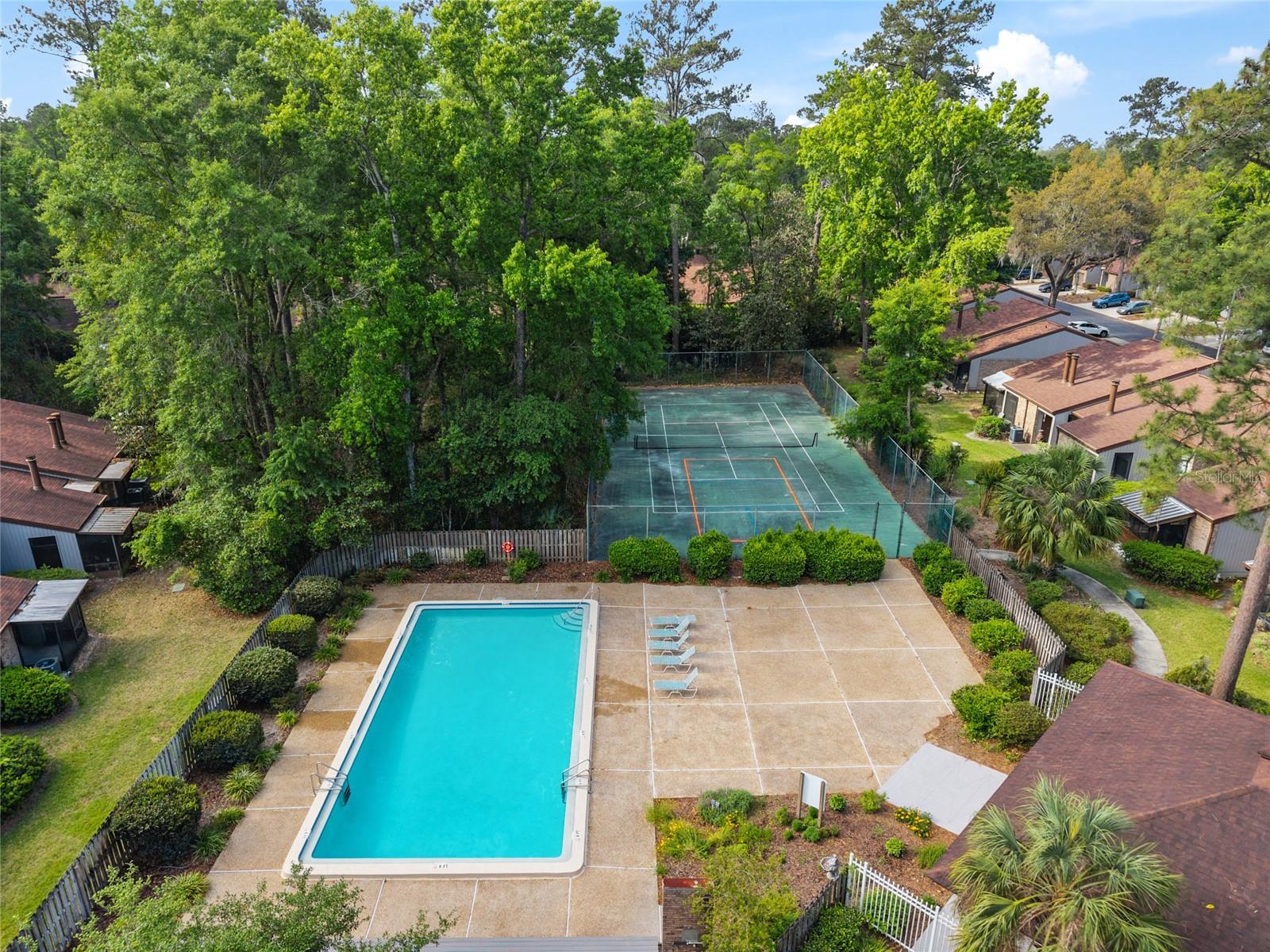 PEBBLE CREEK VILLAS - Residential