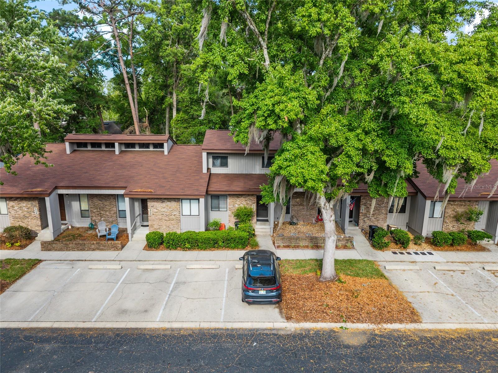 PEBBLE CREEK VILLAS - Residential