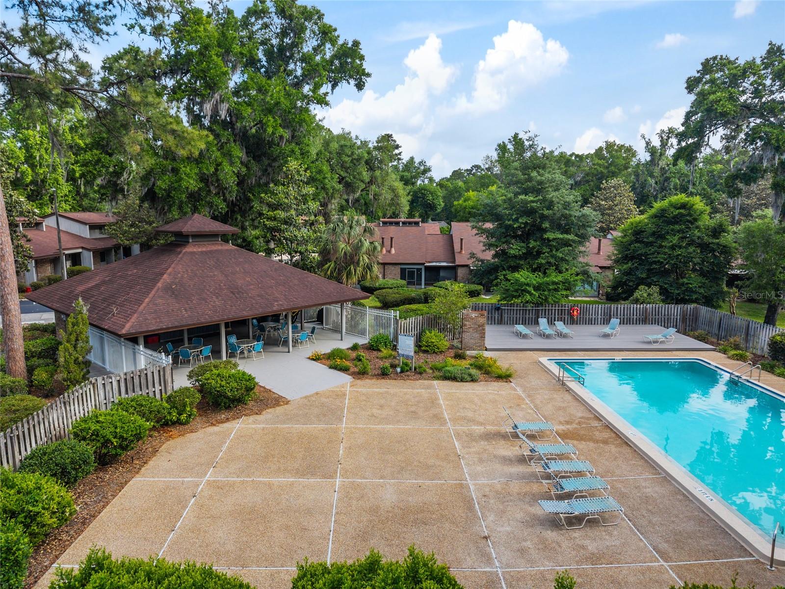 PEBBLE CREEK VILLAS - Residential