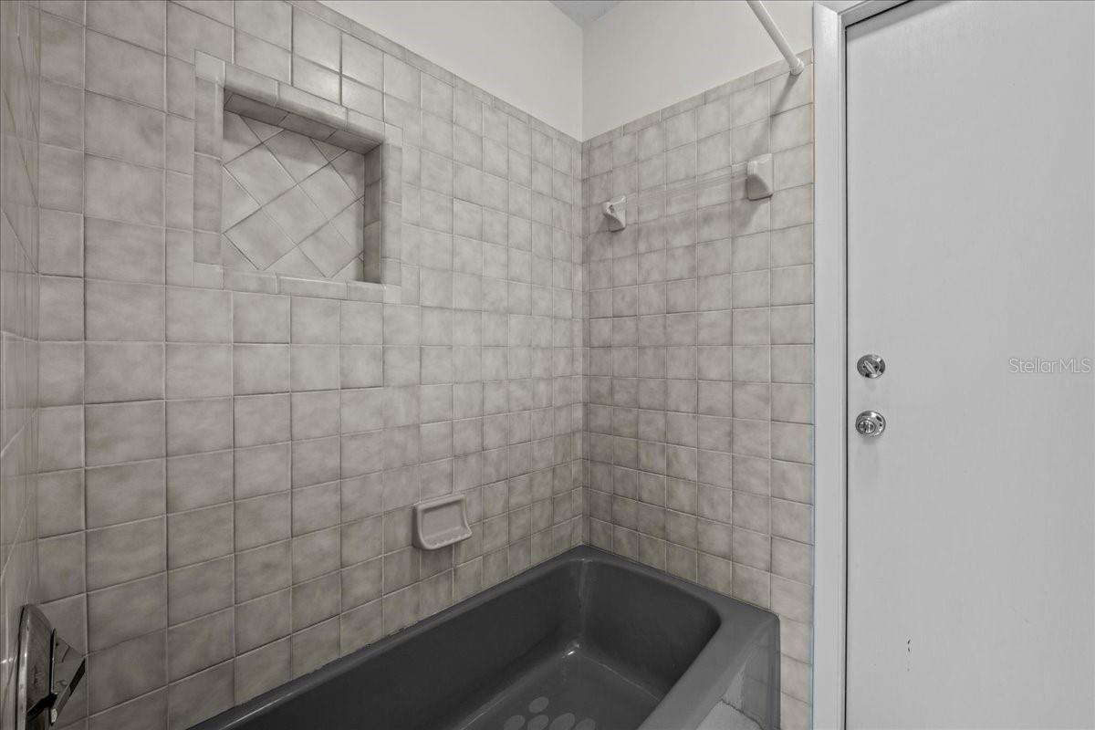 PARK AVE - Residential Lease