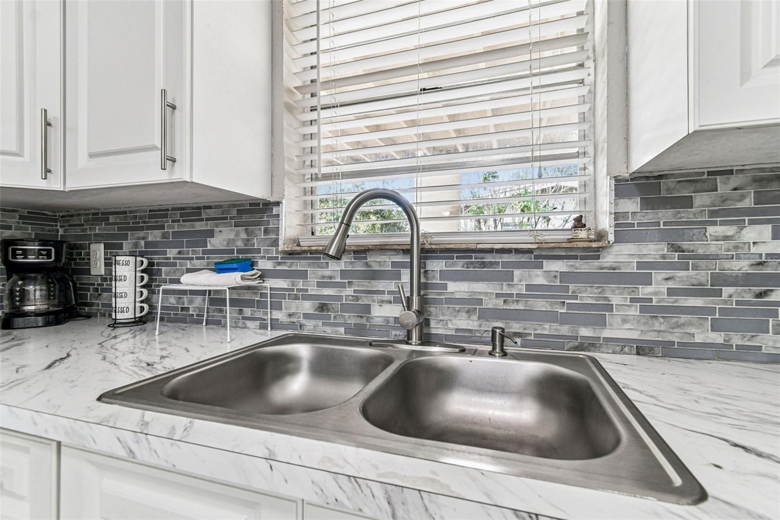 DEL RIO ESTATES - Residential