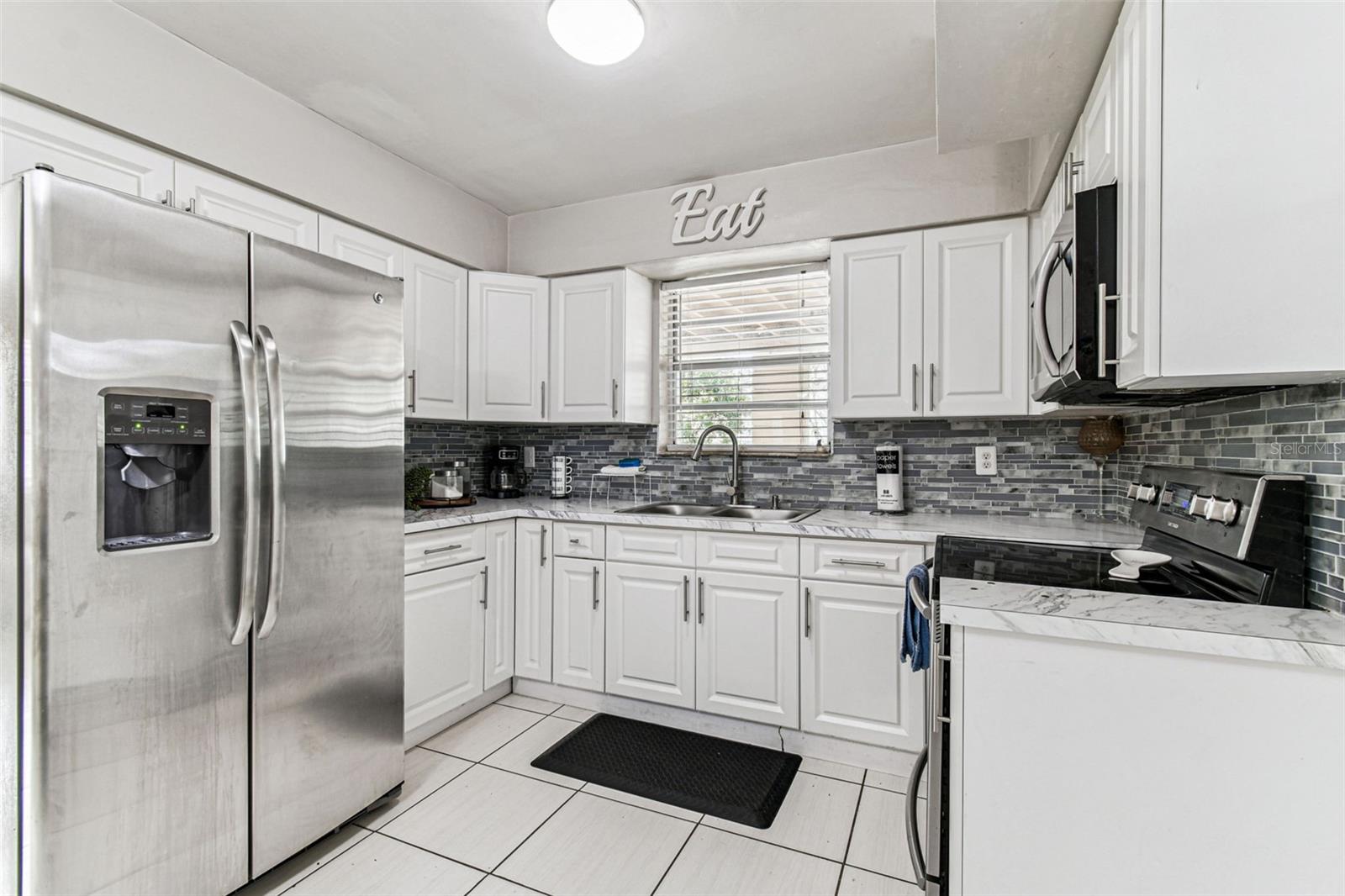 DEL RIO ESTATES - Residential