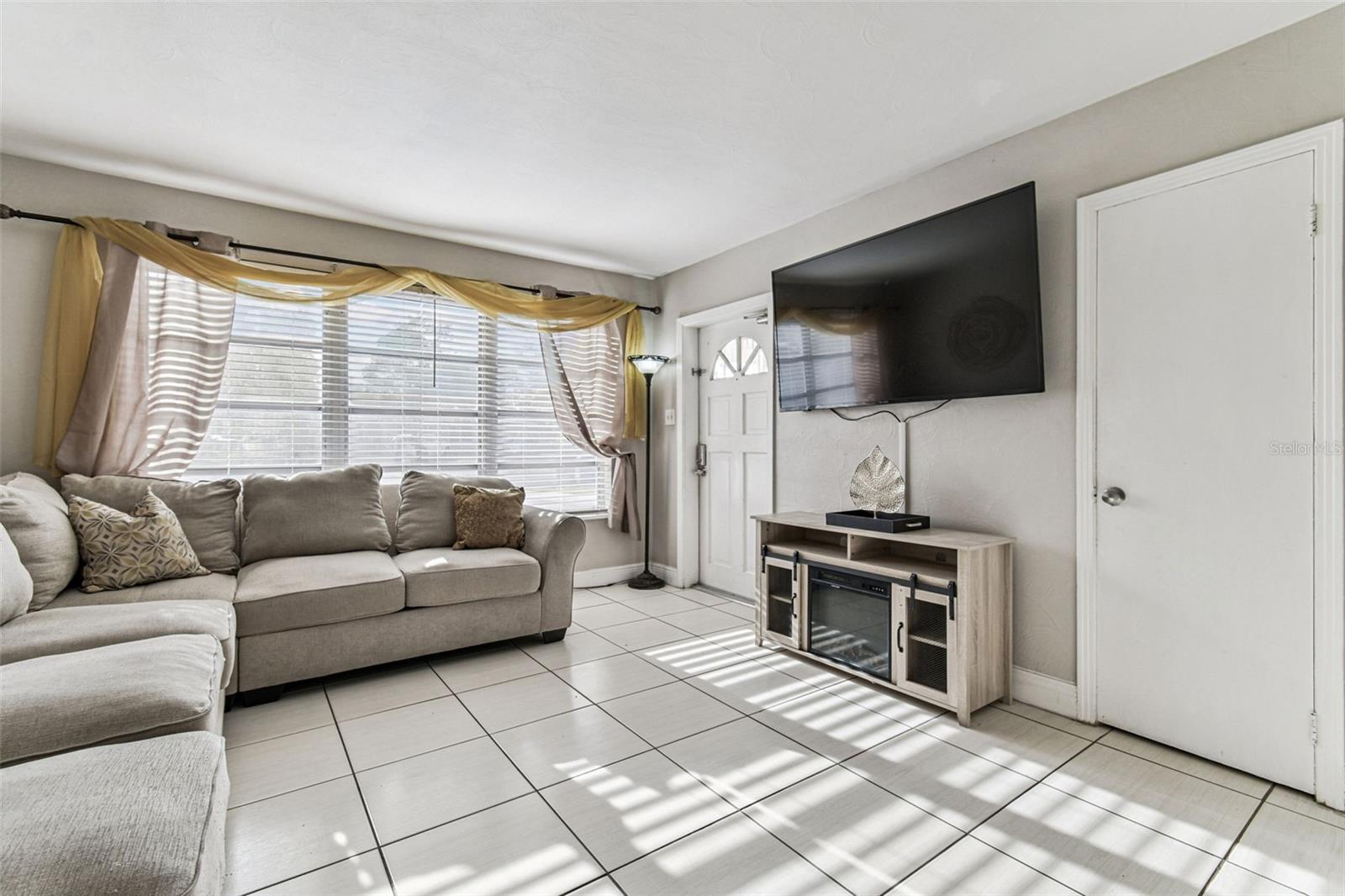 DEL RIO ESTATES - Residential