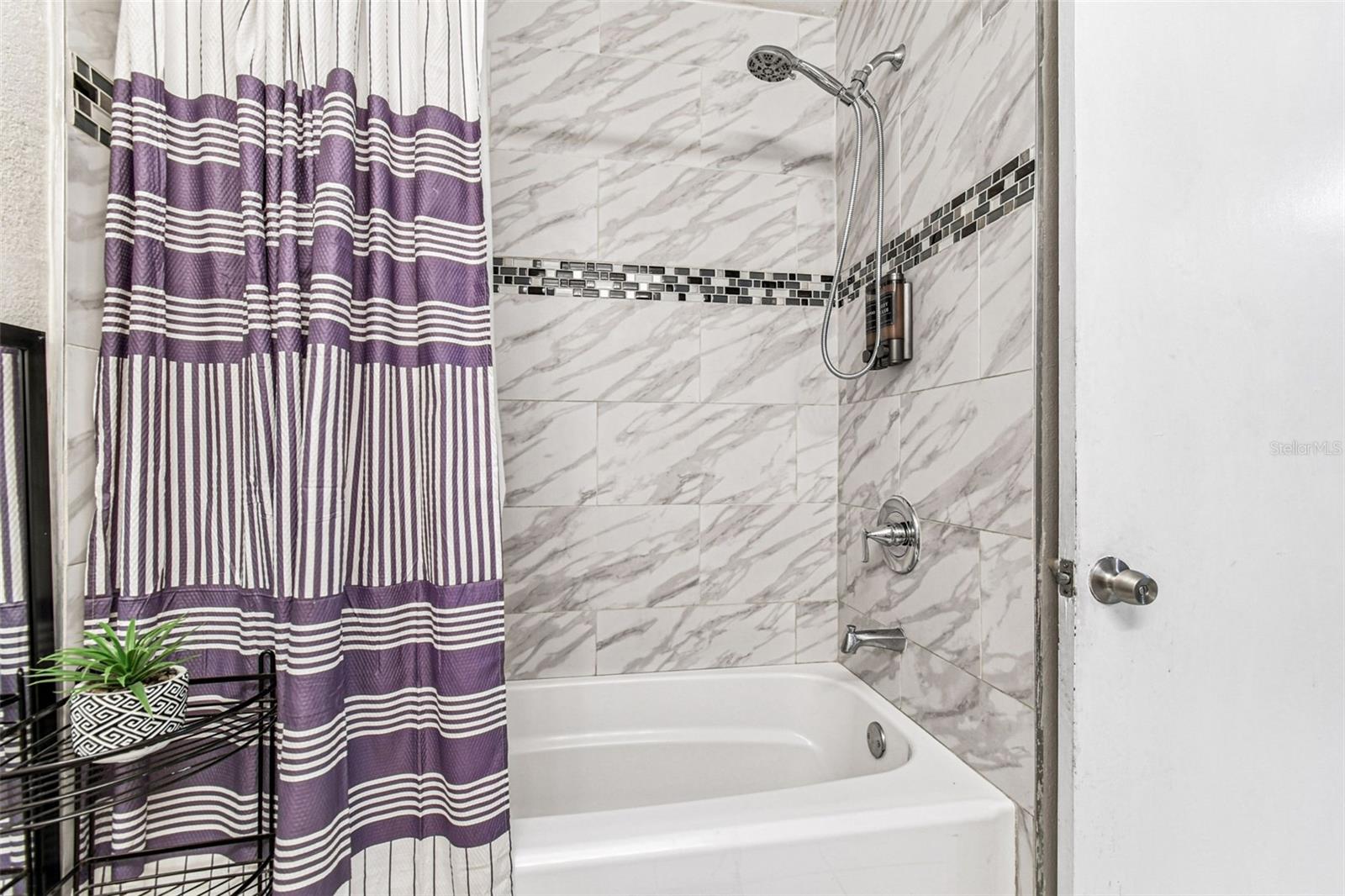 DEL RIO ESTATES - Residential