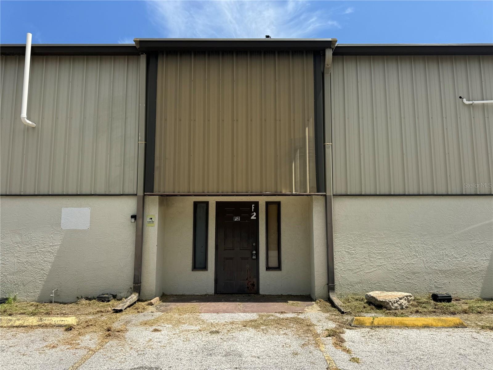 Prime warehouse available off of US-19 in Hudson Florida! The warehouse encompasses 1431 sqft, with high a ceiling and clearance, as well as commercial overhead door. Mixed-use available, all business activities and storage must be kept inside warehouse space. Reach out to the listing agent to schedule a showing.
*Unit will be cleared out before rental period begins*
C2 Zoning, Liability Insurance is Required. Proof of to be shared with LESSOR max 15 days after lease effective date.