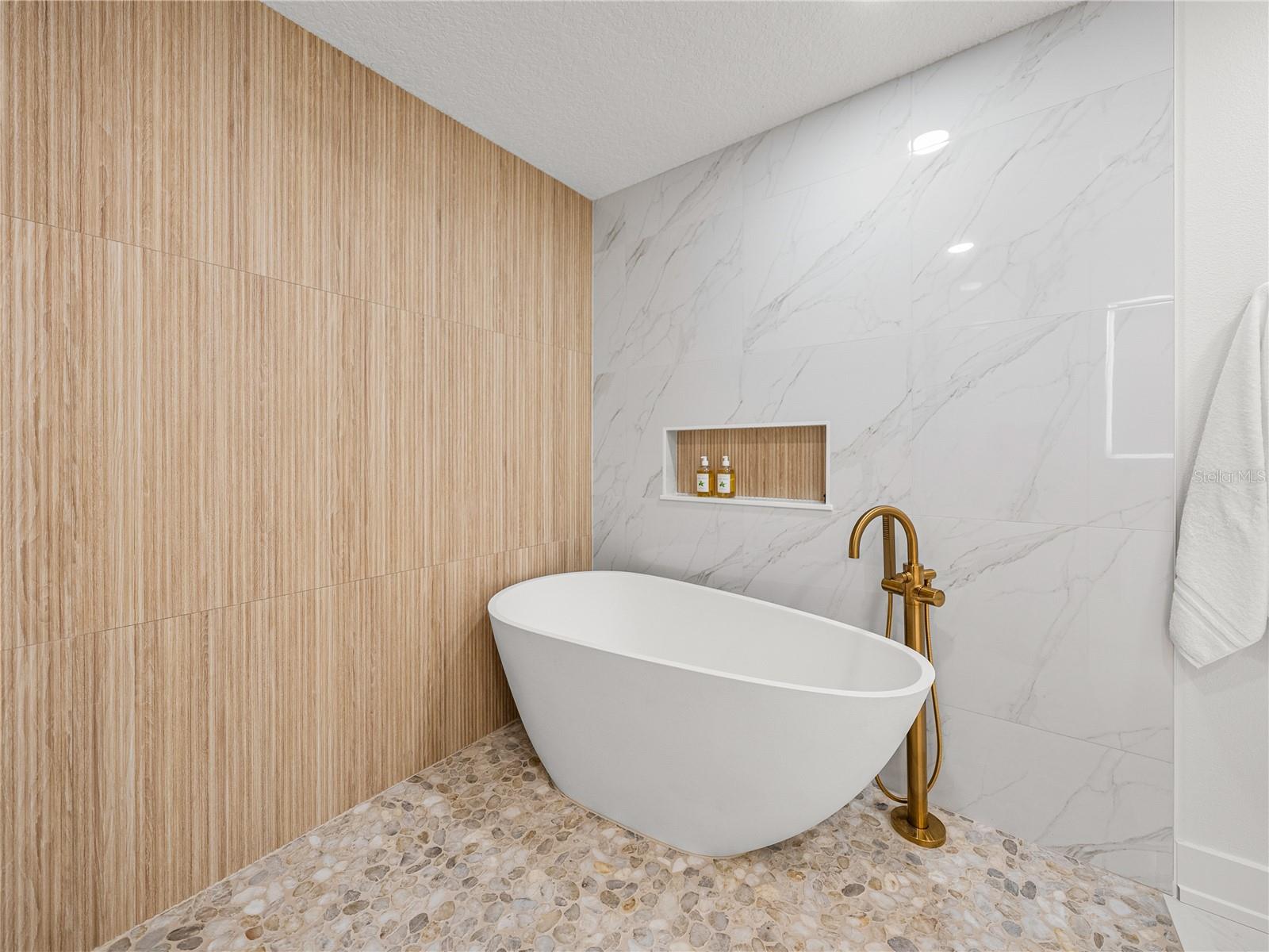 PASADENA GOLF CLUB ESTATES SEC 4 - Residential