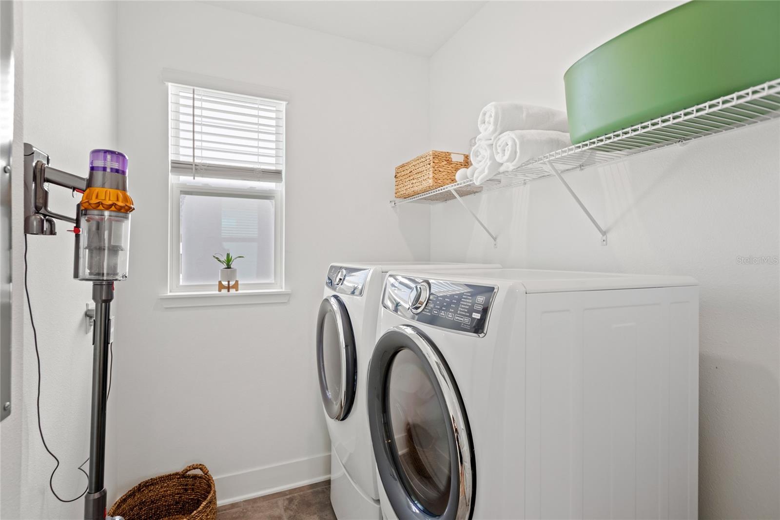 WINDING BAY PH 3 - Residential