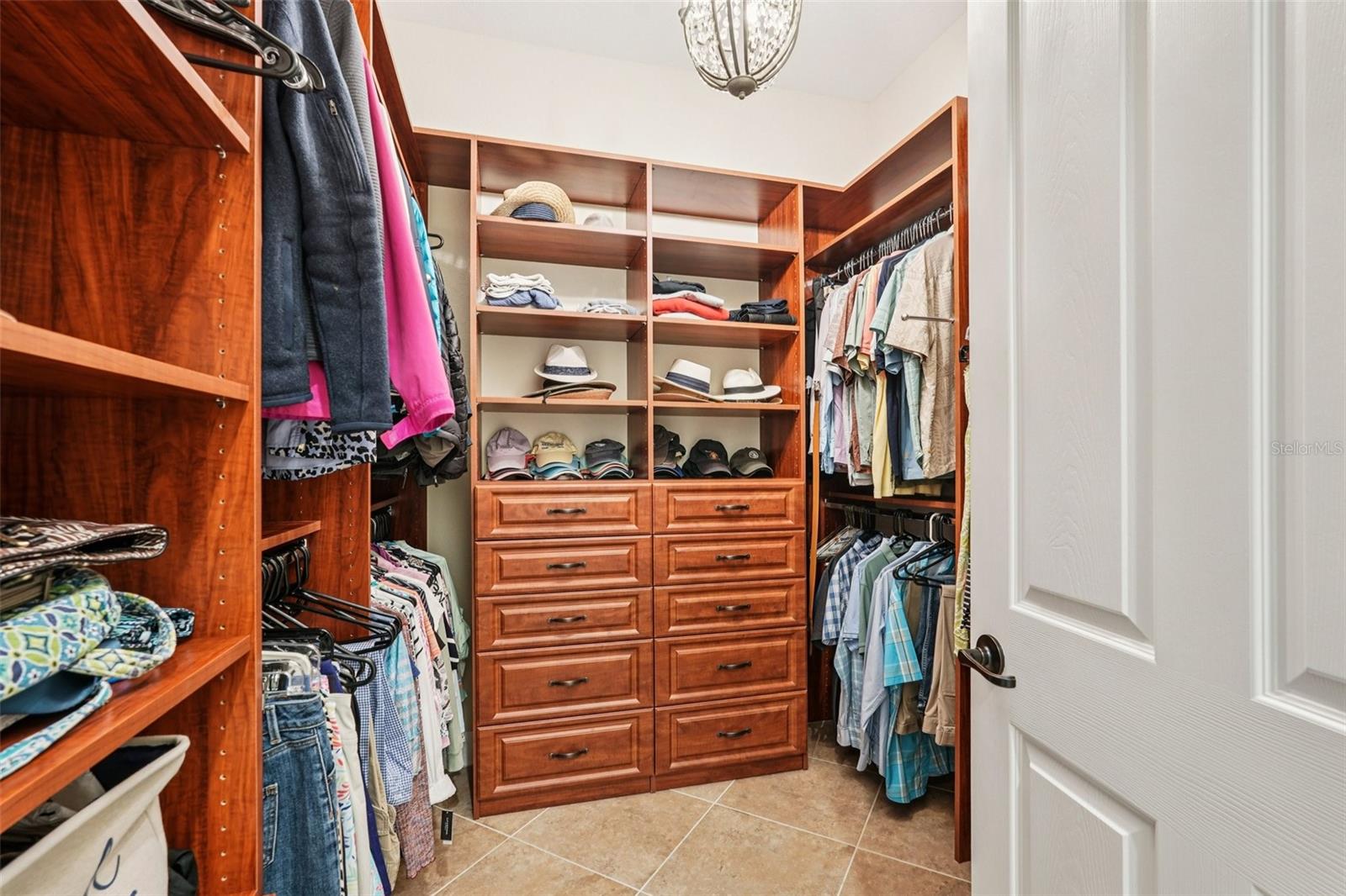 GRAN PARADISO PH 1 - Residential