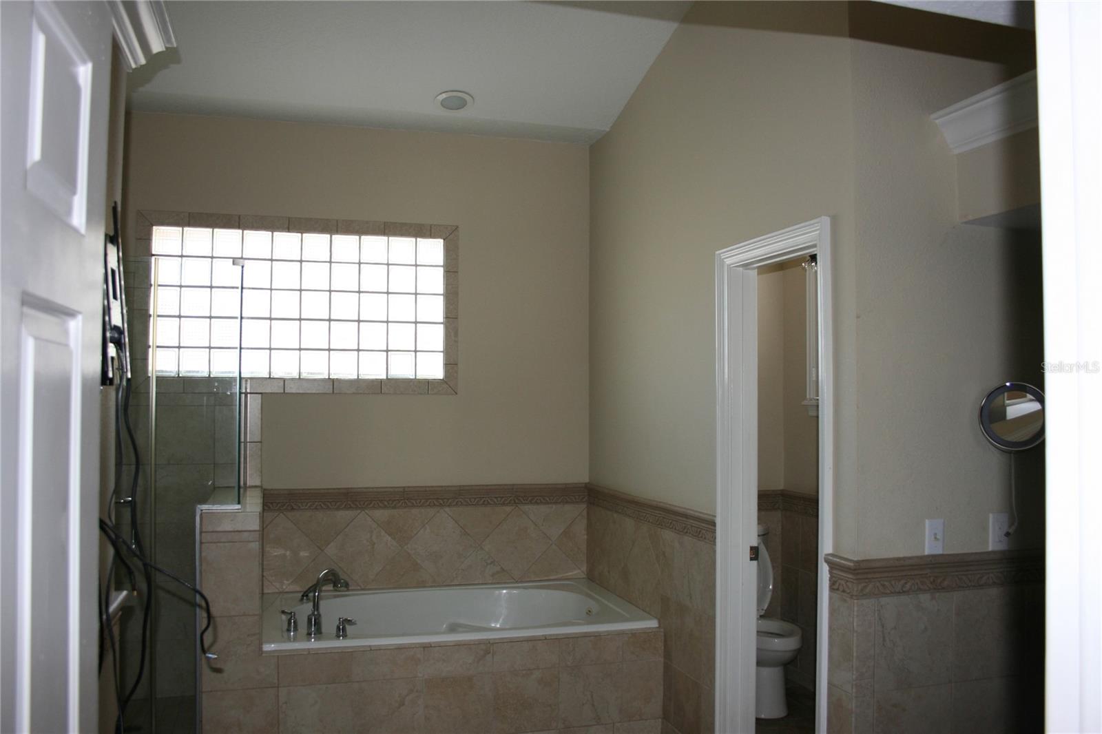 HUNTERS CREEK TR 130 PH 02 - Residential Lease