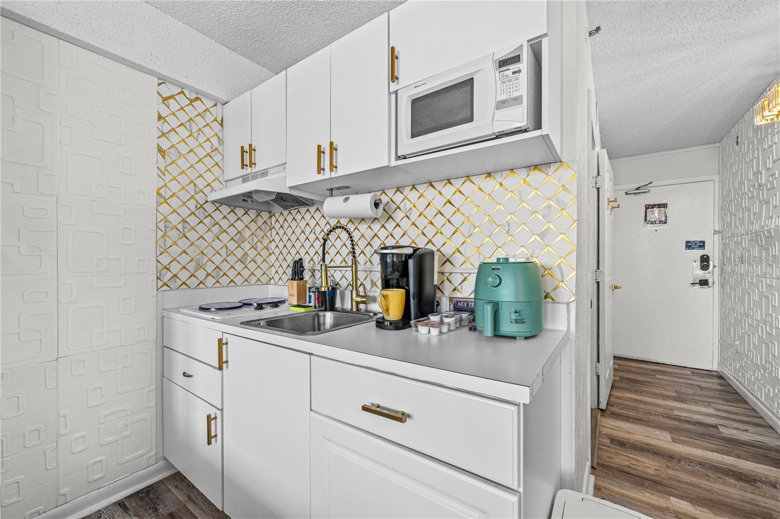 DAYTONA BEACH CLUB UNIT CU01 - Residential Lease
