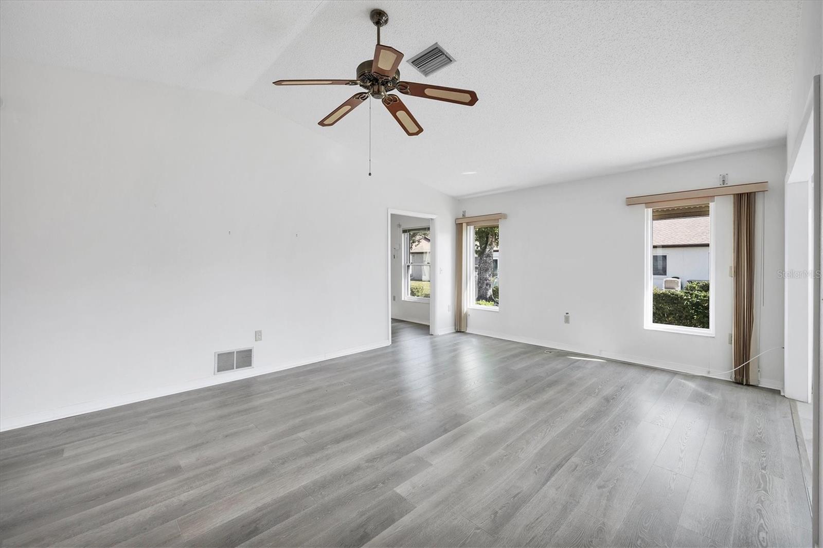 FOXWOOD - Residential