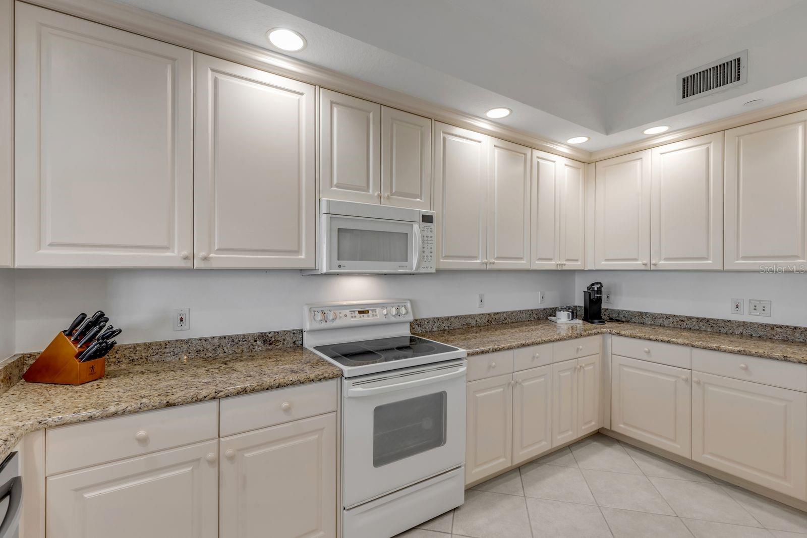 HAMMOCKS AT MINORCA PH 01 - Residential