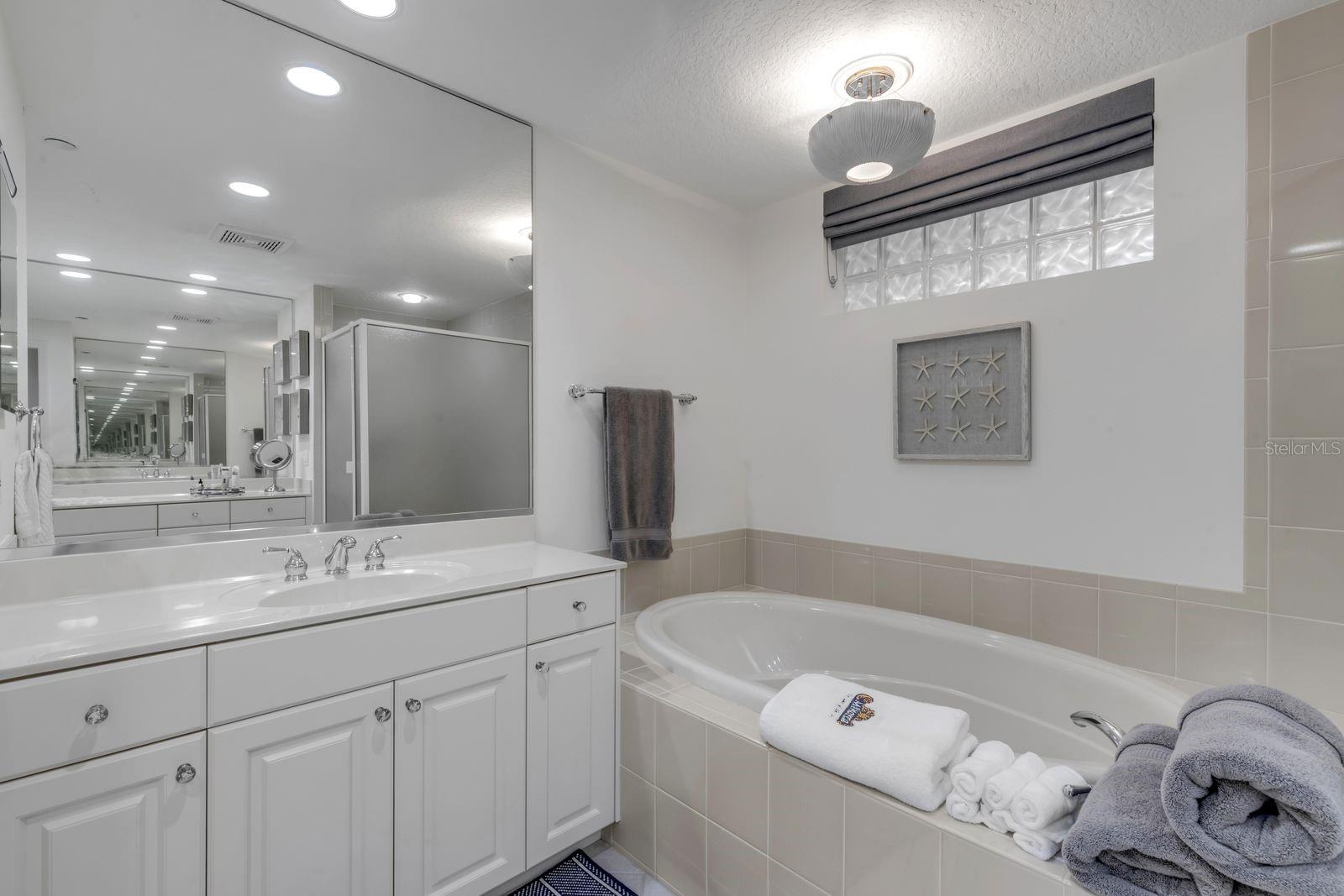 HAMMOCKS AT MINORCA PH 01 - Residential