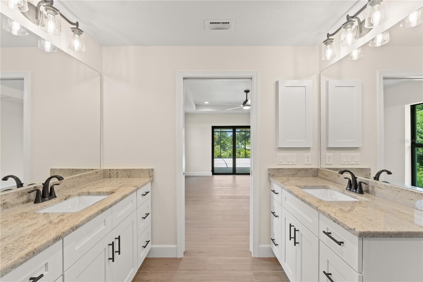 ROTONDA LAKES - Residential