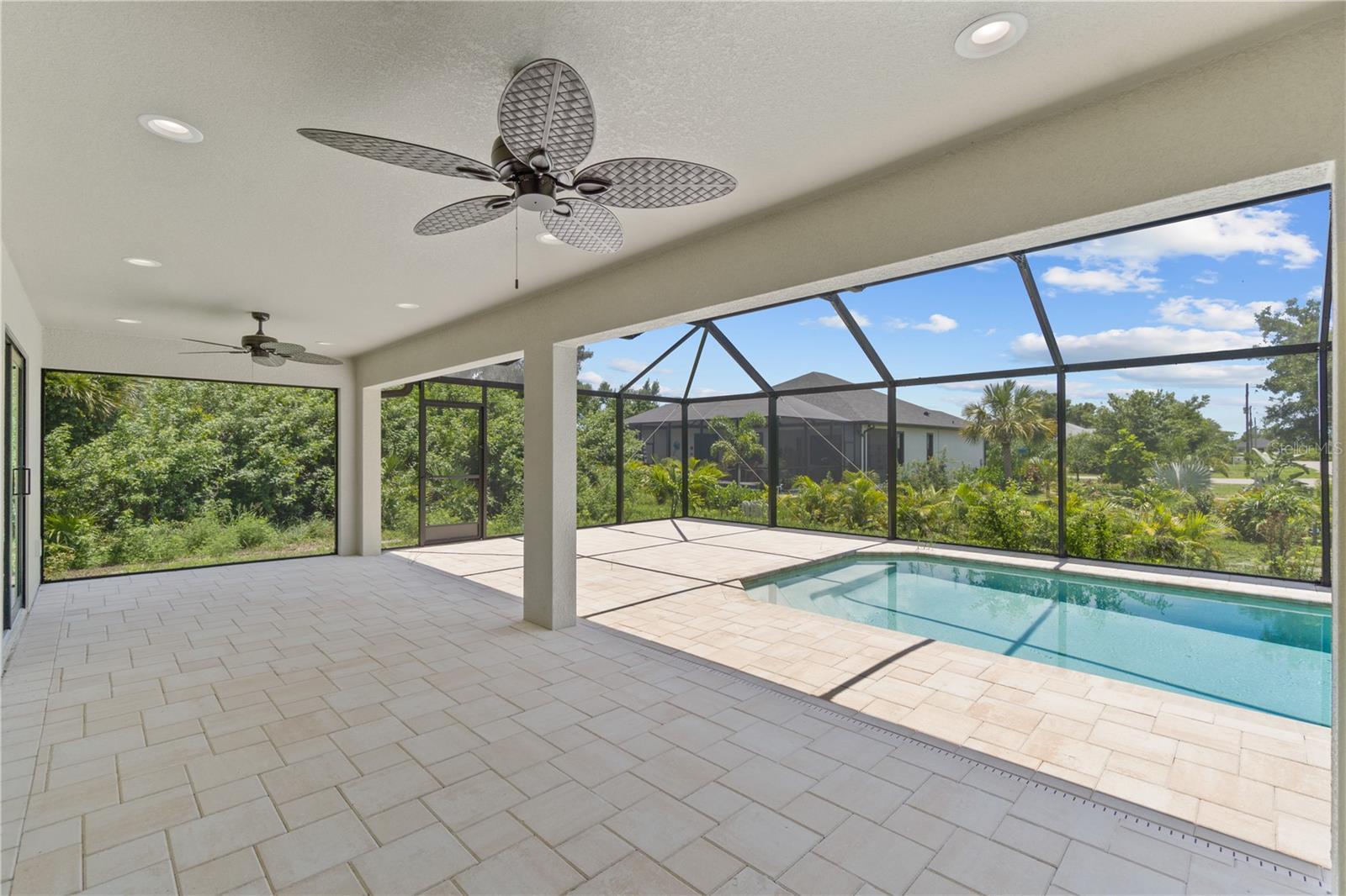 ROTONDA LAKES - Residential