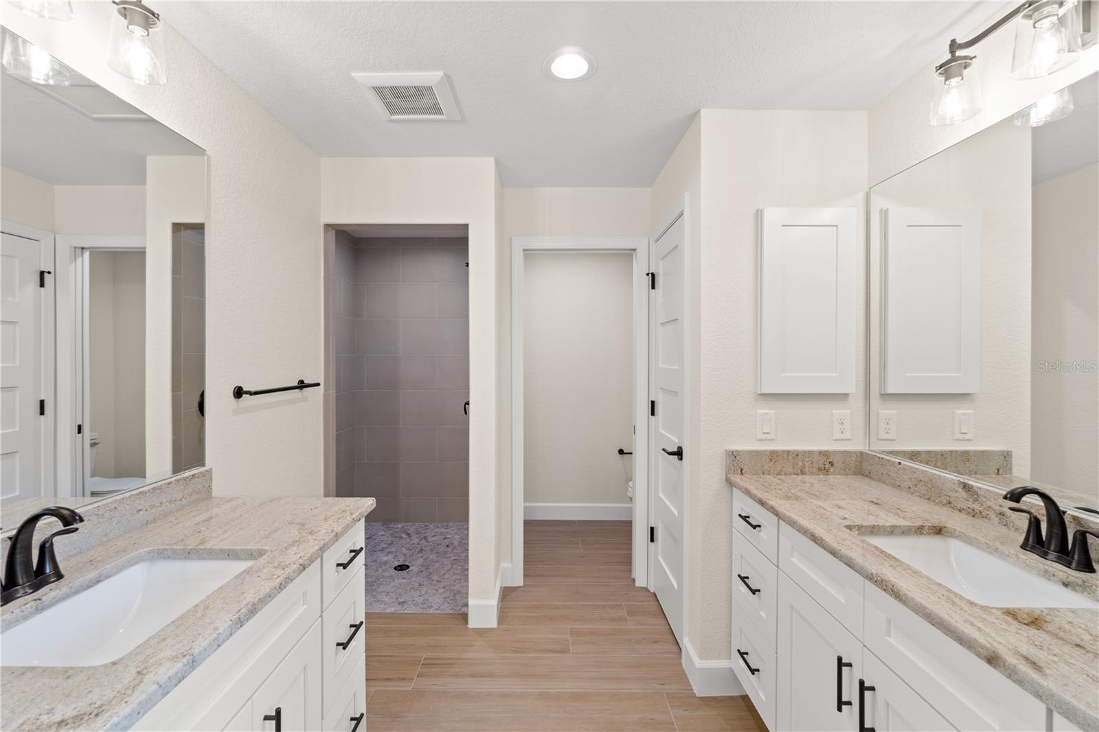 ROTONDA LAKES - Residential