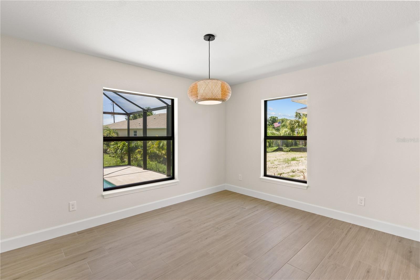 ROTONDA LAKES - Residential