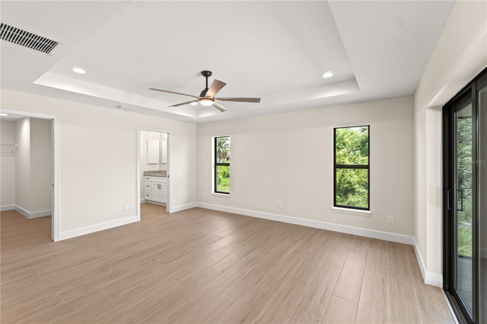ROTONDA LAKES - Residential