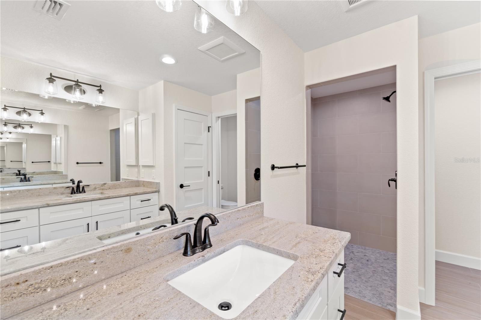ROTONDA LAKES - Residential