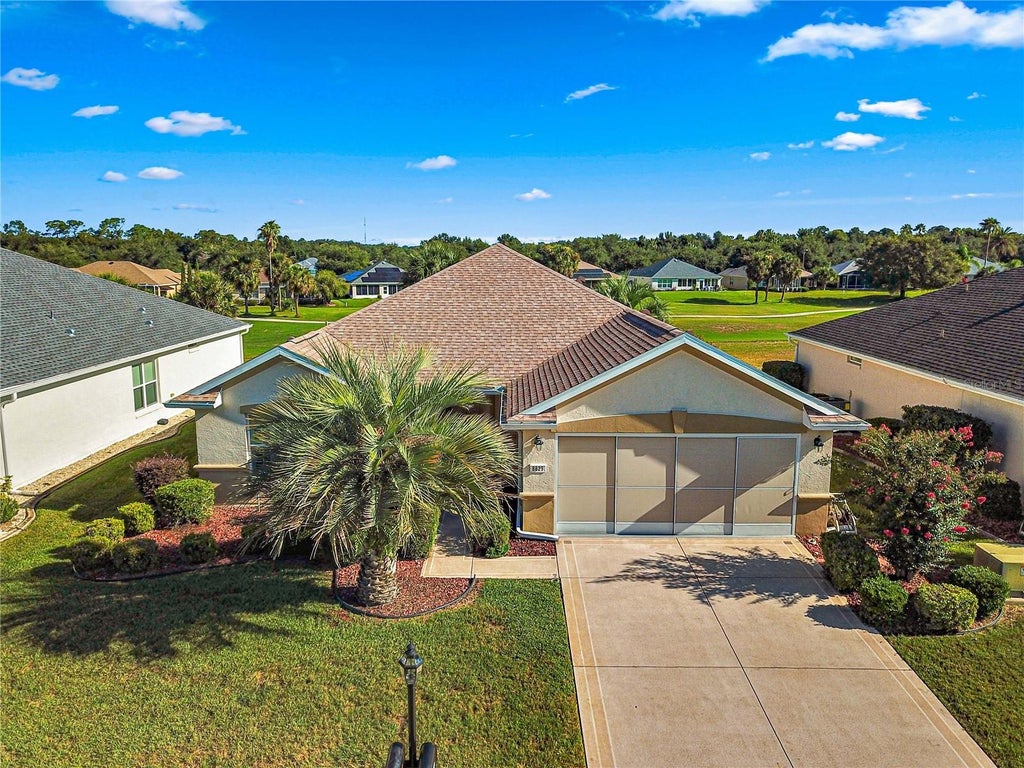 Photo of 8829 SE 132nd Loop, Summerfield, FL 34491 (MLS # OM733056)