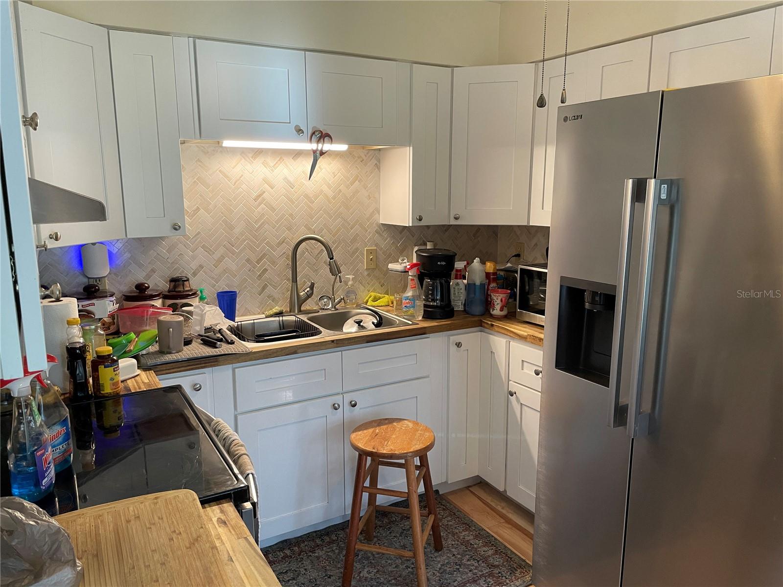 LAKE LOUISE MANOR ADD 01 - Residential