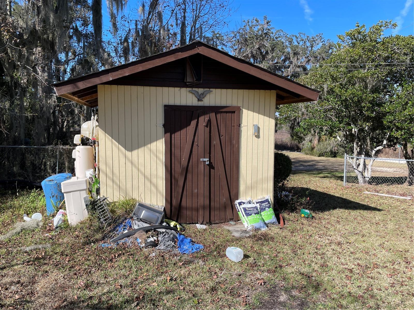 LAKE LOUISE MANOR ADD 01 - Residential