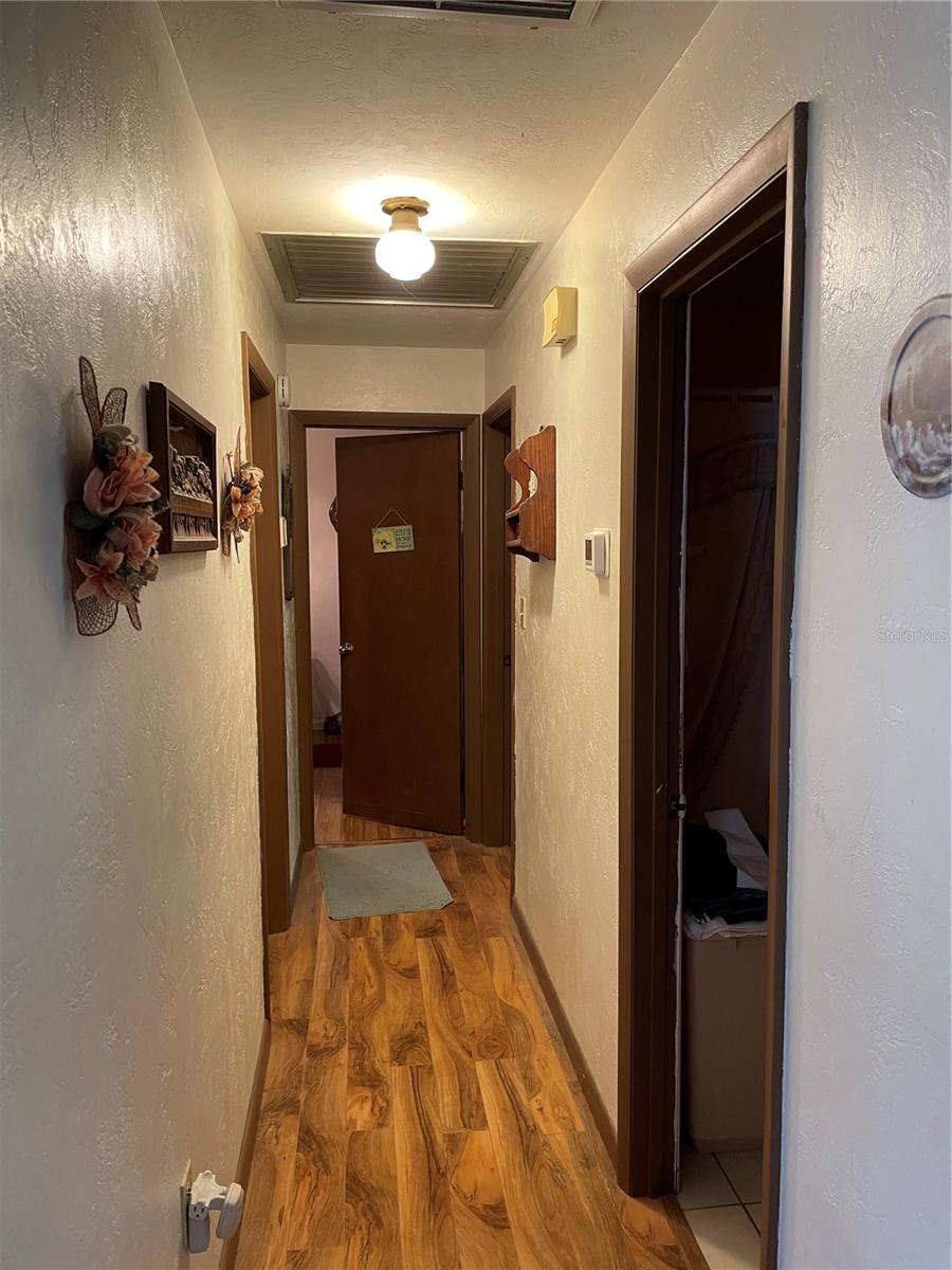 LAKE LOUISE MANOR ADD 01 - Residential