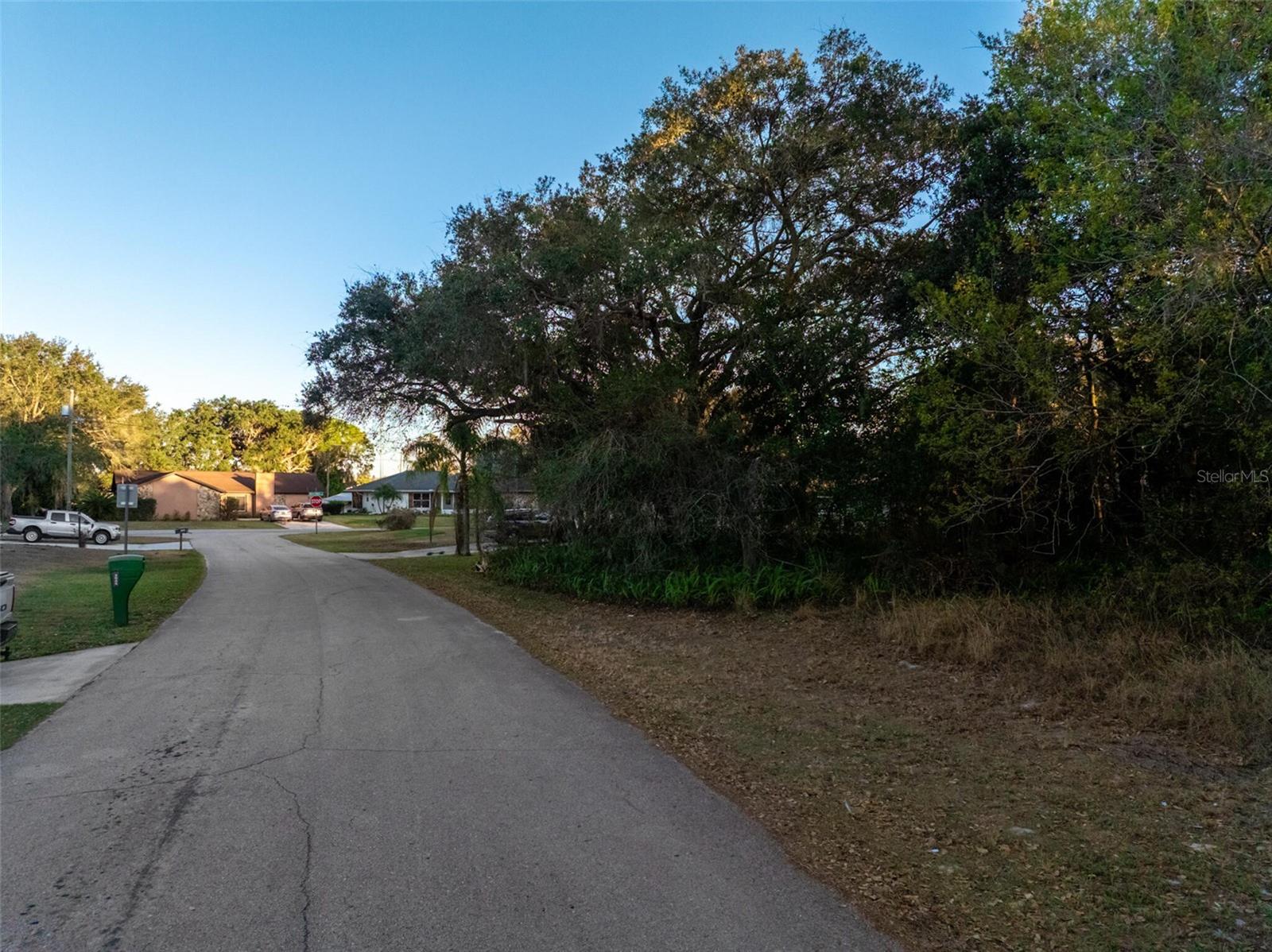 LEISURE LAKES SEC 01 - Land