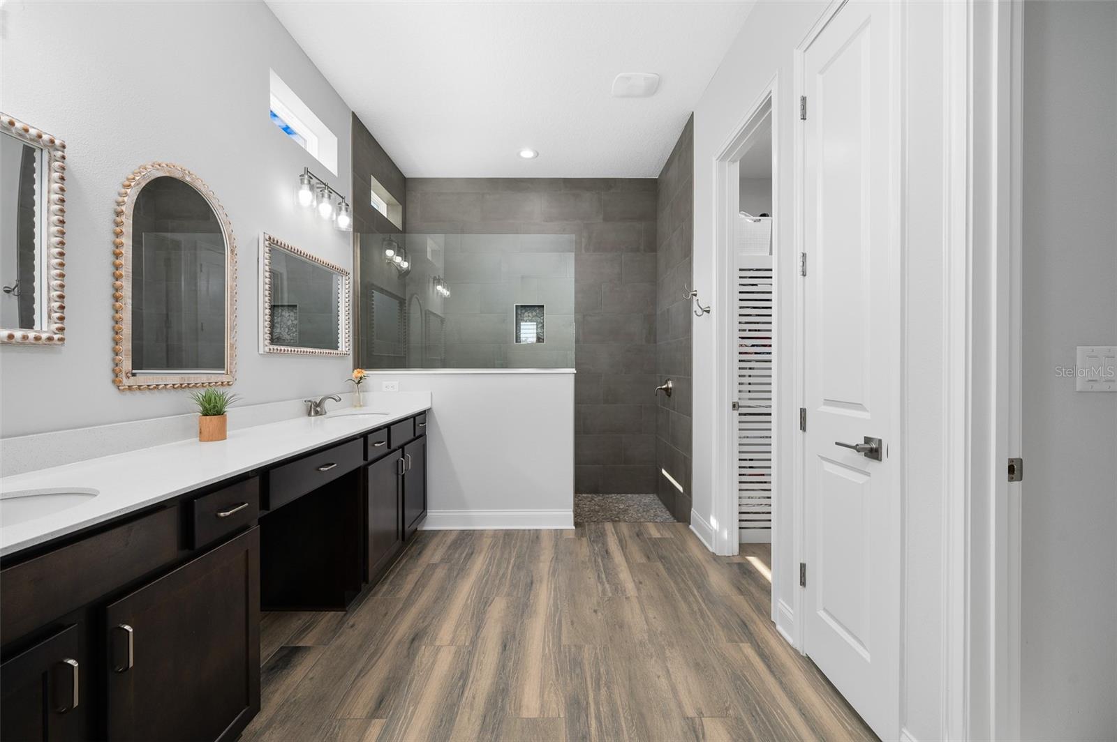 OAKMONT PH 4 PB 36 PG 83 - Residential