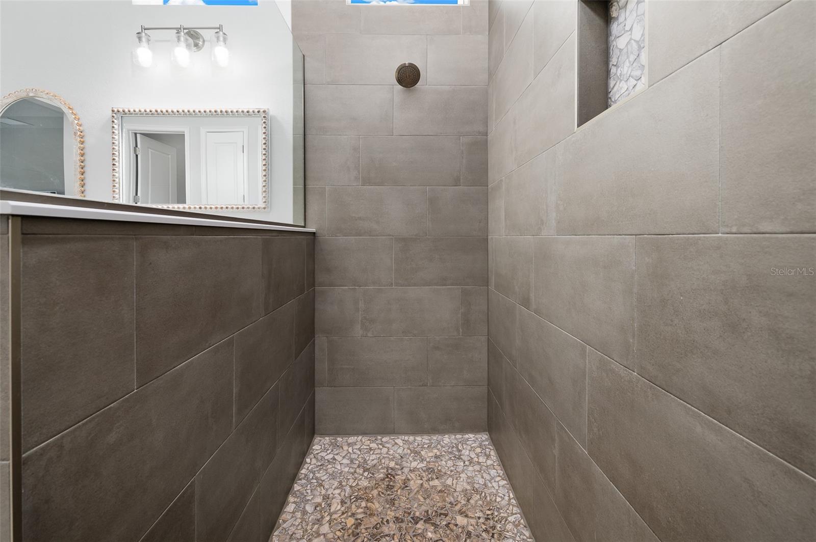 OAKMONT PH 4 PB 36 PG 83 - Residential