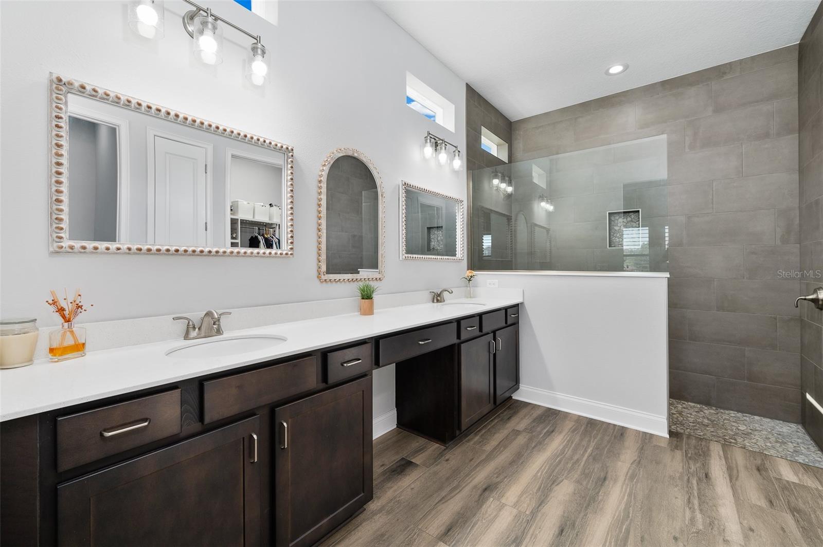 OAKMONT PH 4 PB 36 PG 83 - Residential