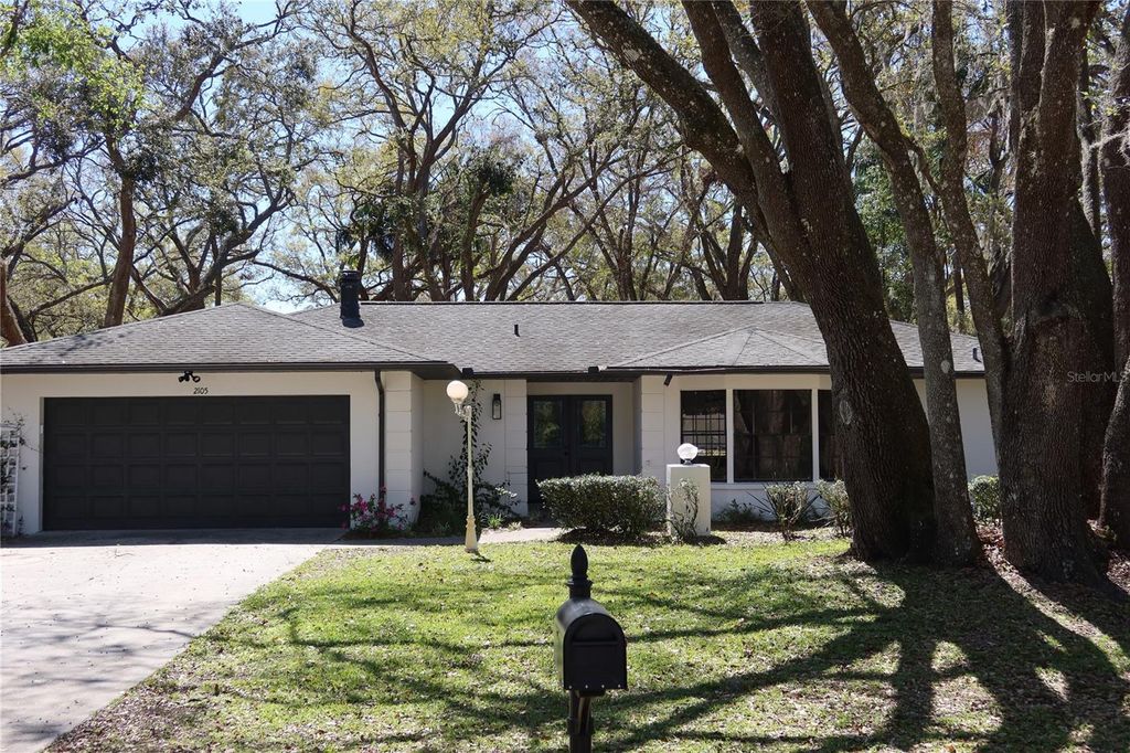 Photo of 2105 Curry Road, Lutz, FL 33549 (MLS # TB8368257)