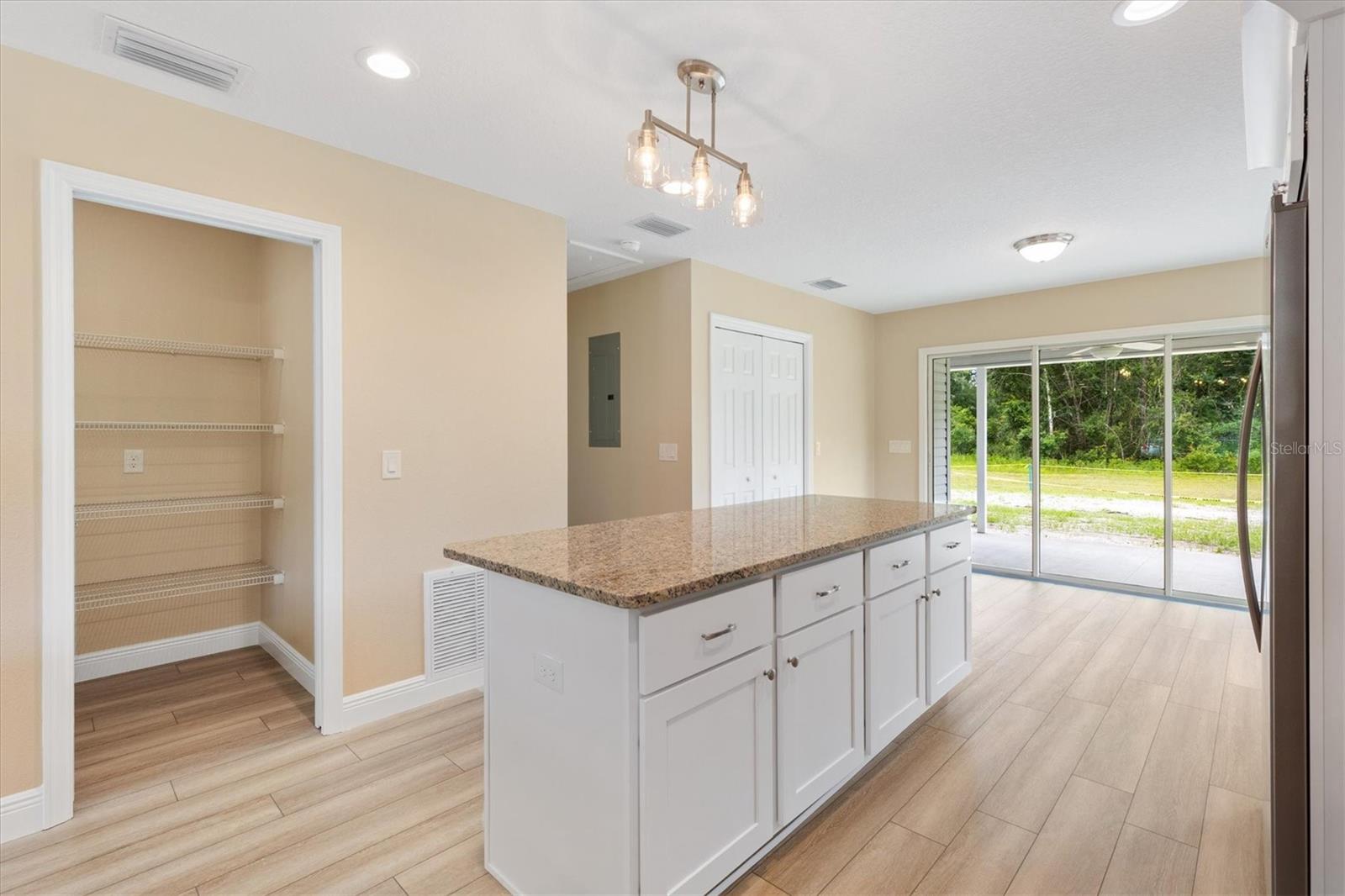 BUSHNELL HEIGHTS - Residential