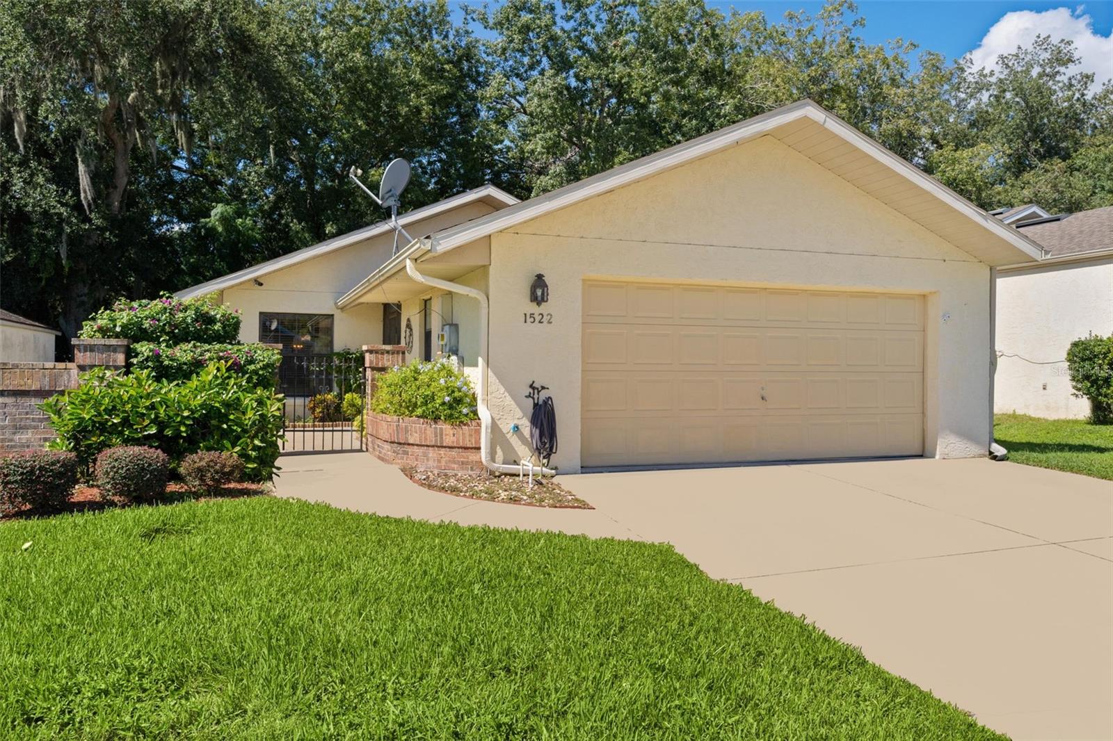 1522 S POINTE DRIVE