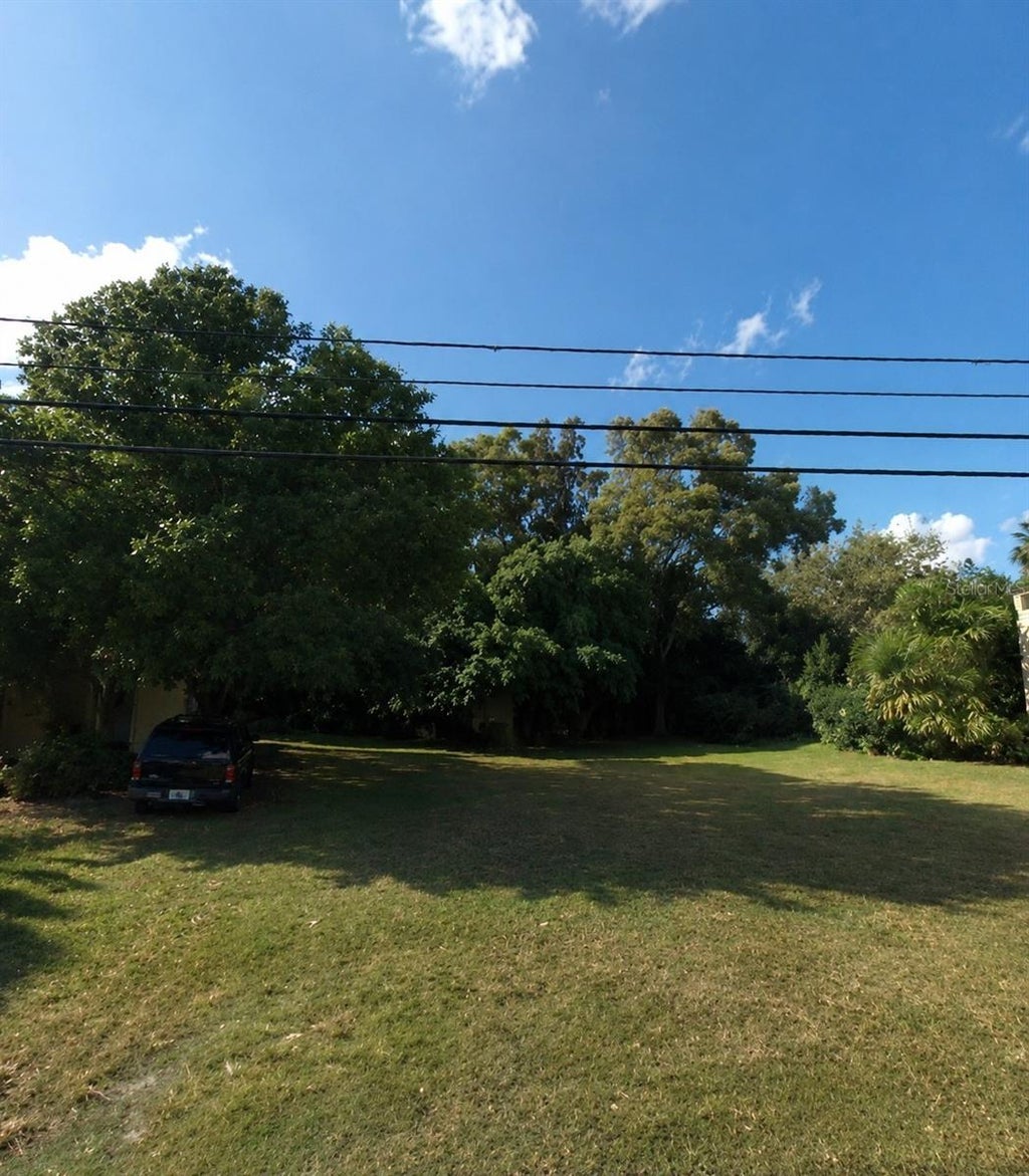 Photo of 10 Freshwater Drive, Palm Harbor, FL 34684 (MLS # O6437744)