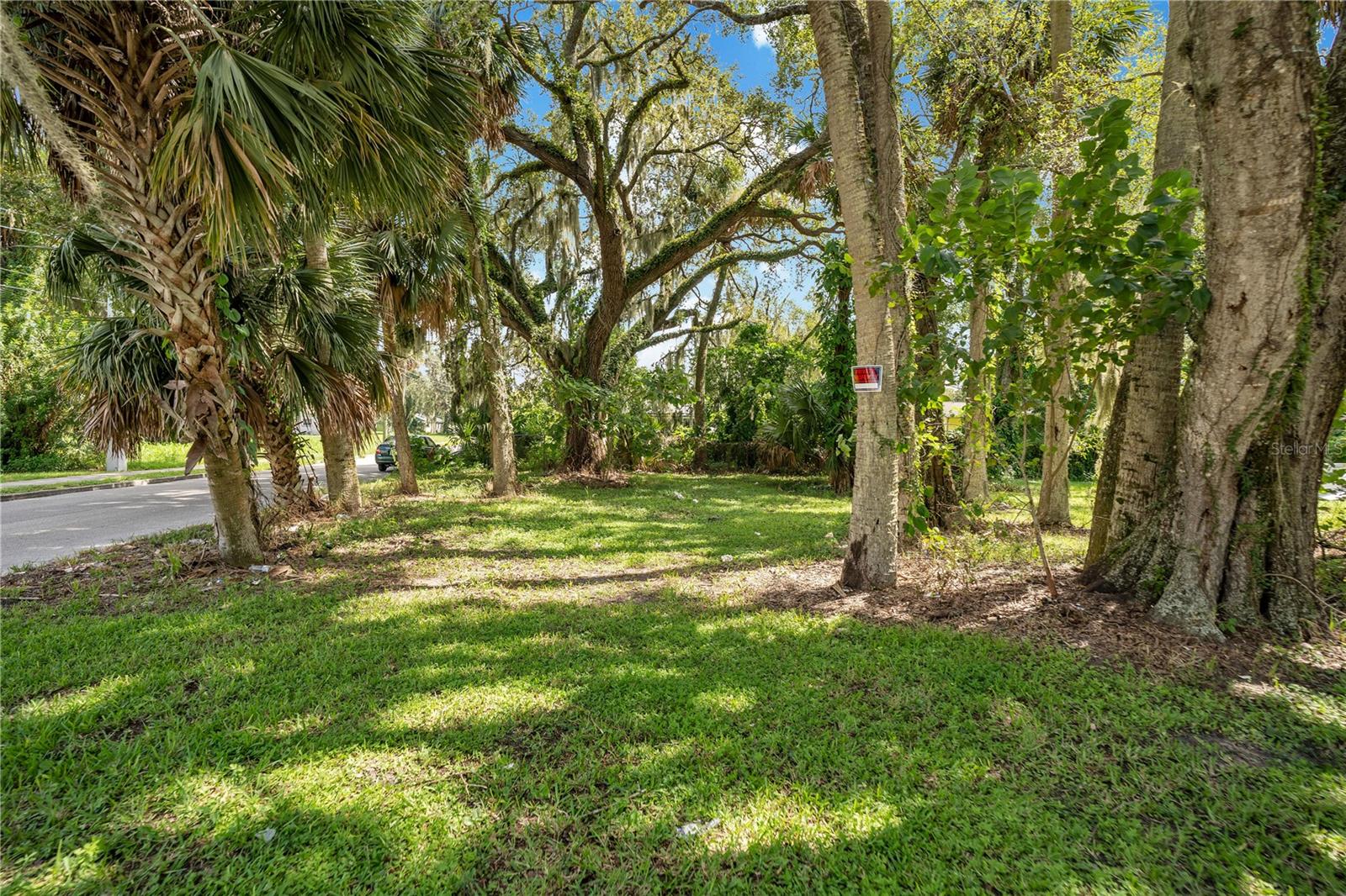 DE FORESTS ADD - Land