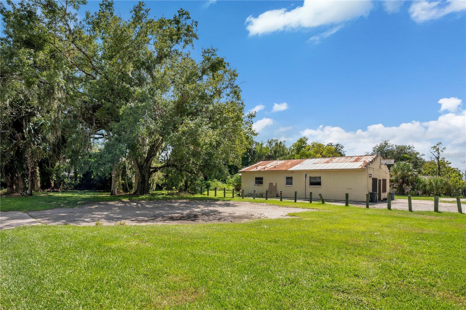 DE FORESTS ADD - Land