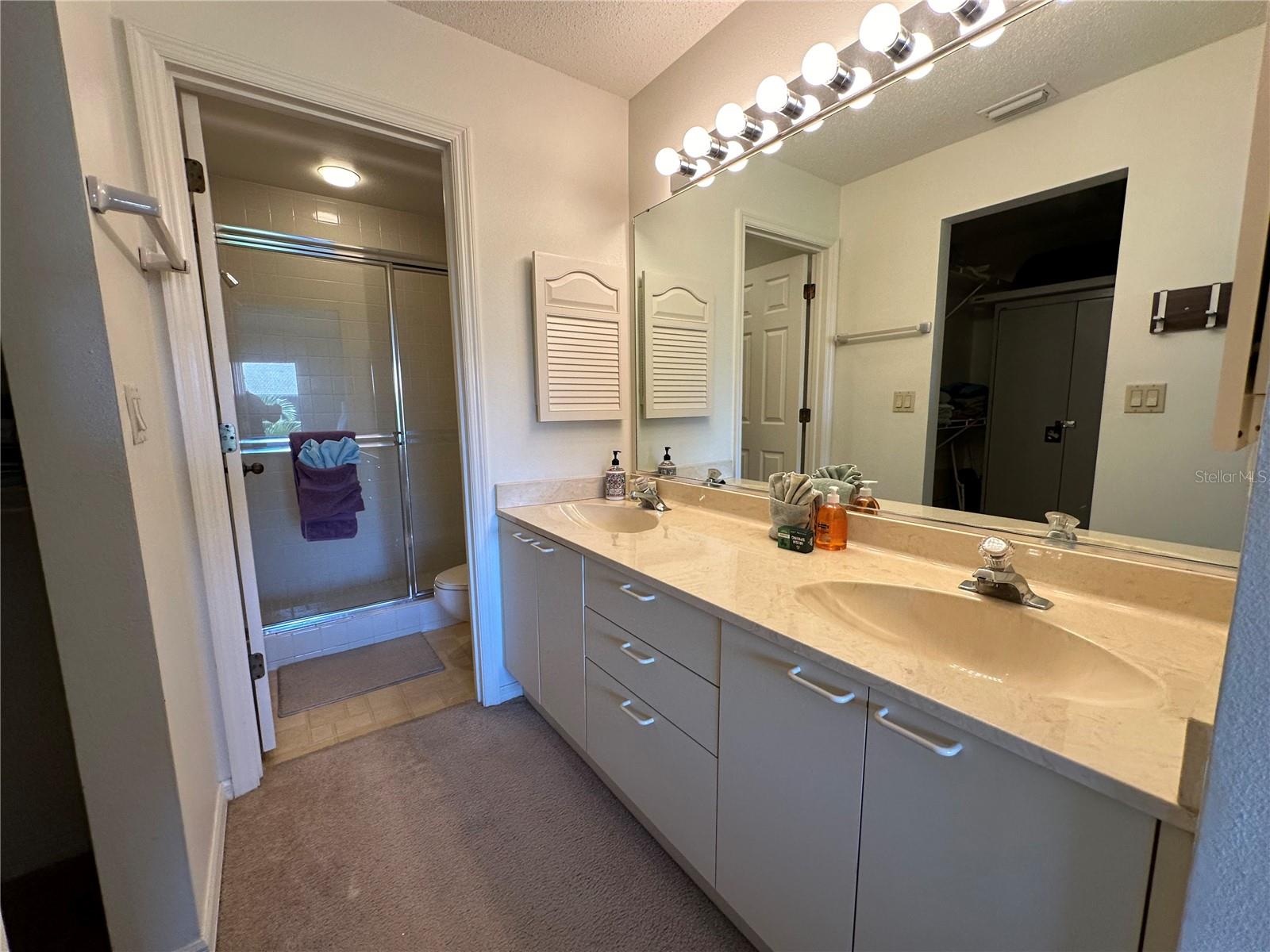 ASHTON LAKES 03 - Residential Lease