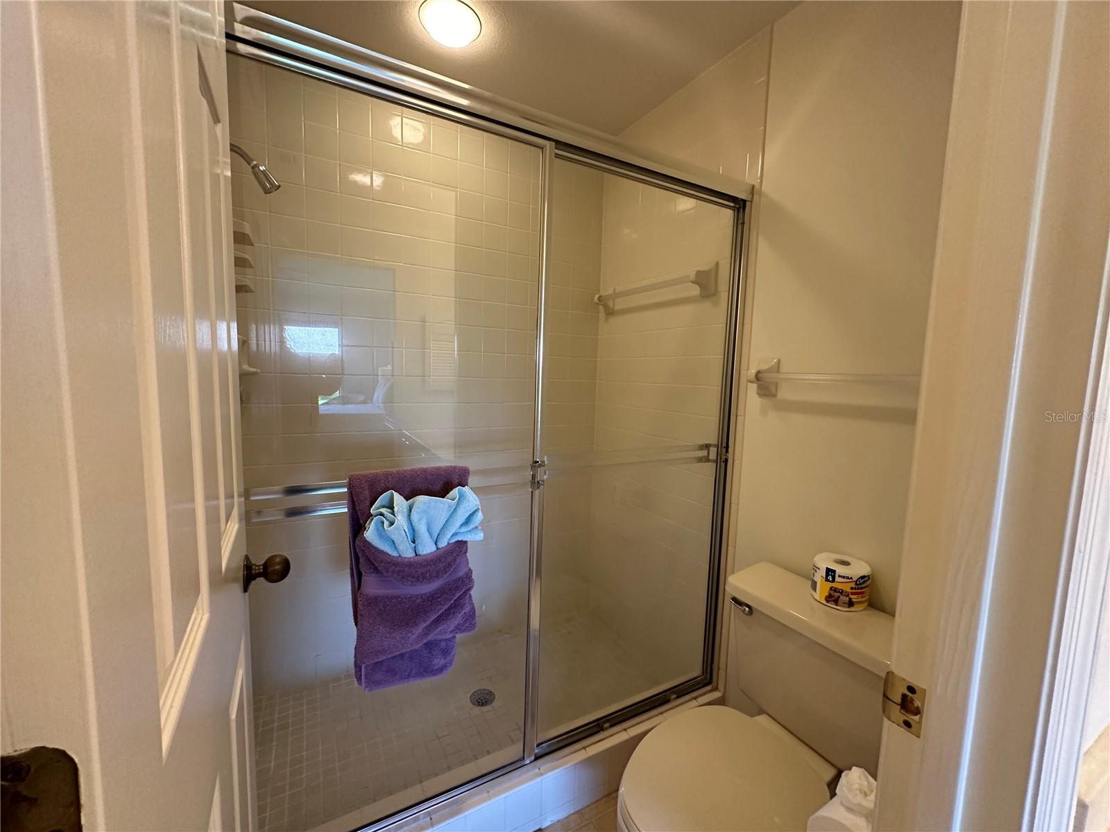 ASHTON LAKES 03 - Residential Lease