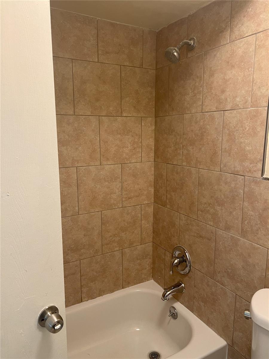 SHADY OAK COVE - Residential Lease