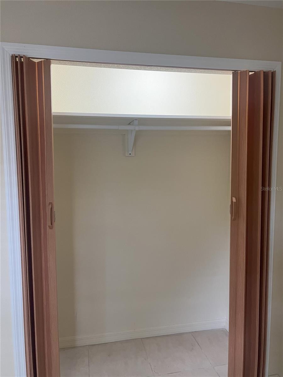 SHADY OAK COVE - Residential Lease