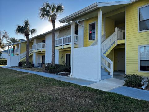 A home in PALM HARBOR